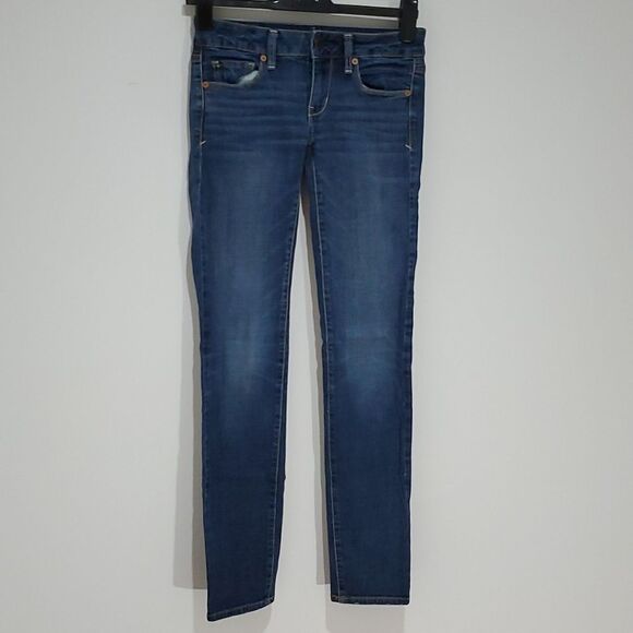 American Eagle 26x32 size 2 skinny stretch jeans - Picture 1 of 8